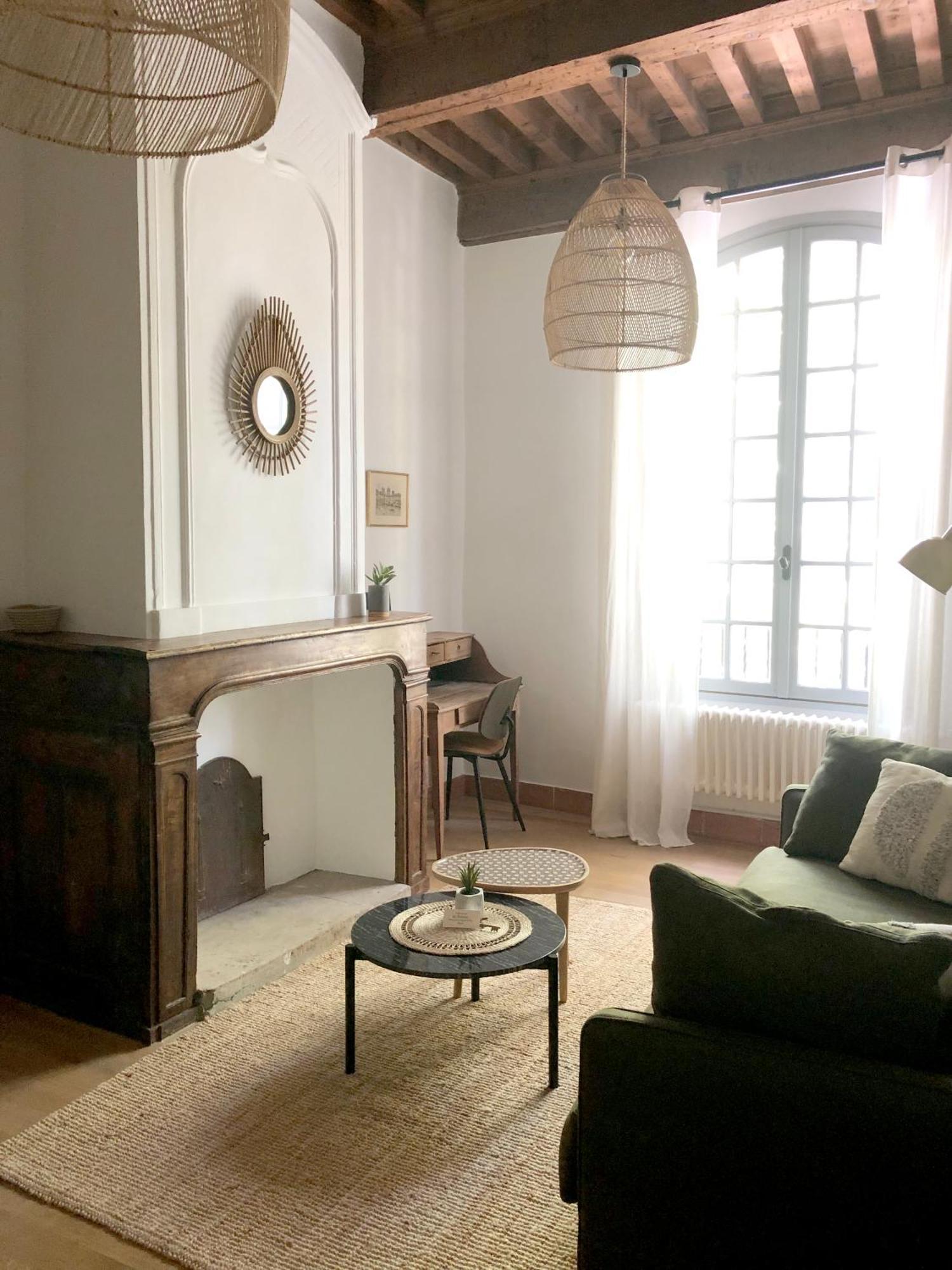 La Boheme Place Aux Herbes Uzes Bagian luar foto